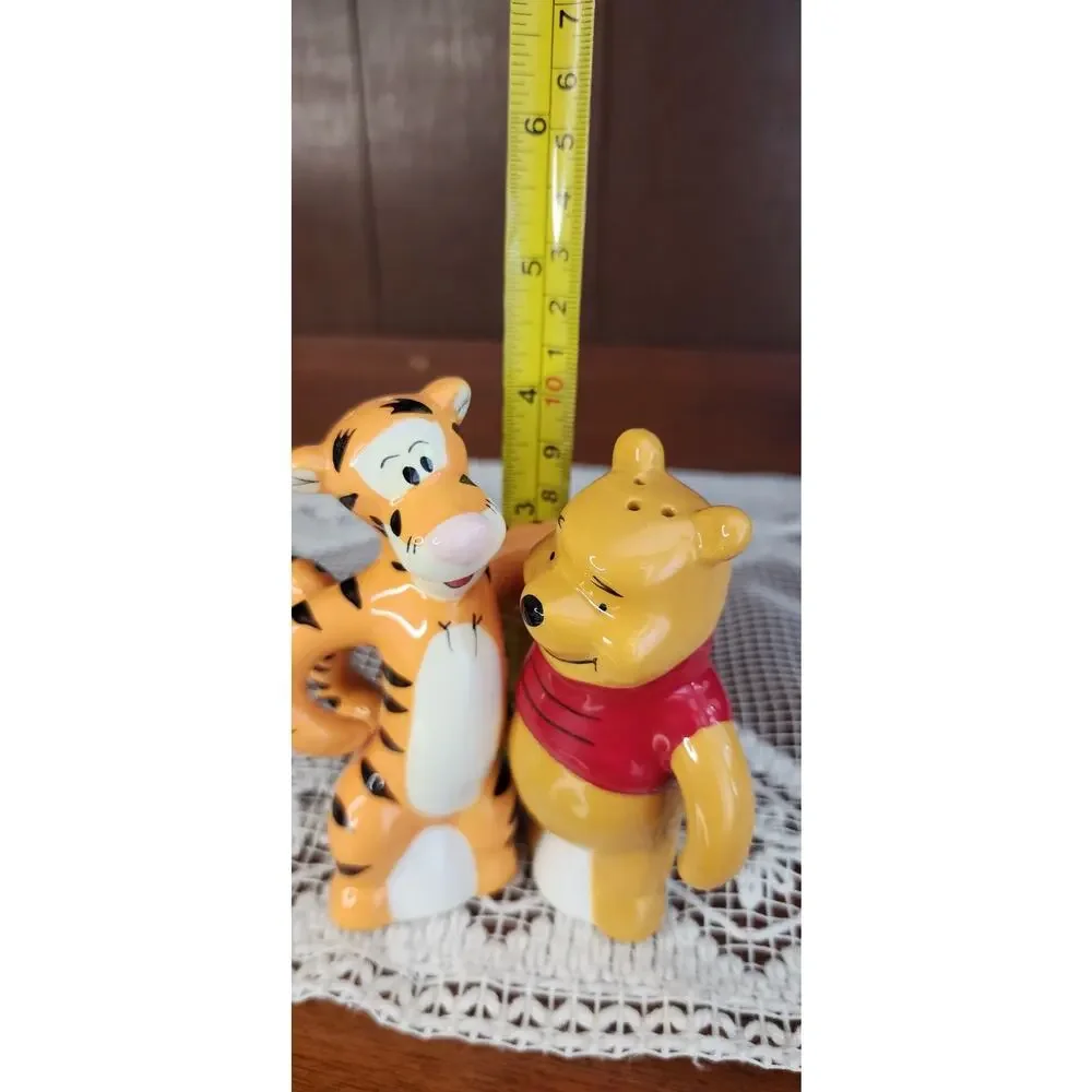 Westland Giftware Collectible Tigger And Pooh Salt And Pepper Shakers